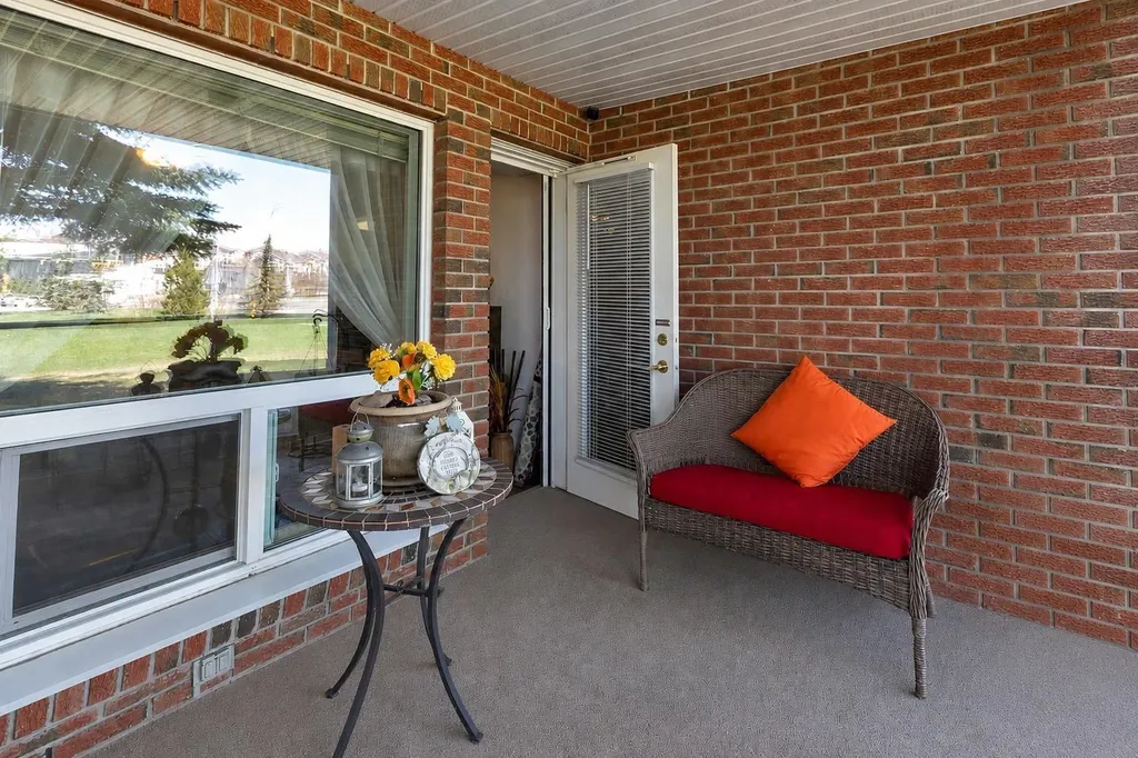 1818 Simcoe Boulevard SW Calgary AB T3H 3L9