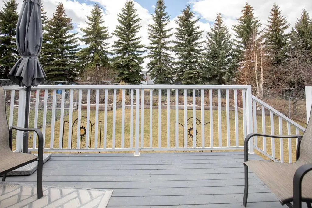 42 Riviera Drive Lacombe AB T4L 2H7