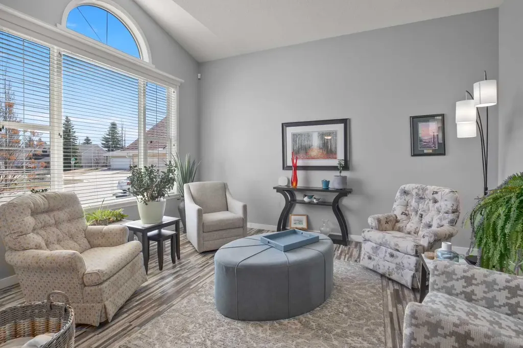 42 Riviera Drive Lacombe AB T4L 2H7