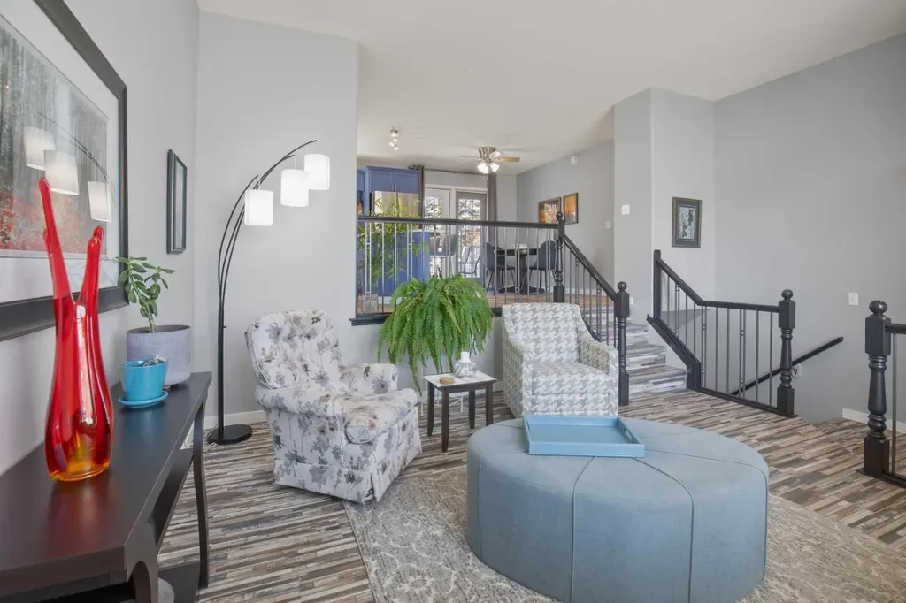 42 Riviera Drive Lacombe AB T4L 2H7