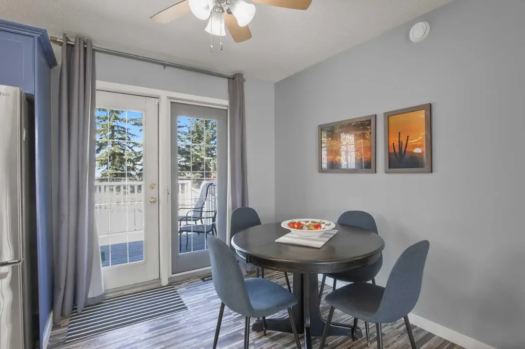 42 Riviera Drive Lacombe AB T4L 2H7