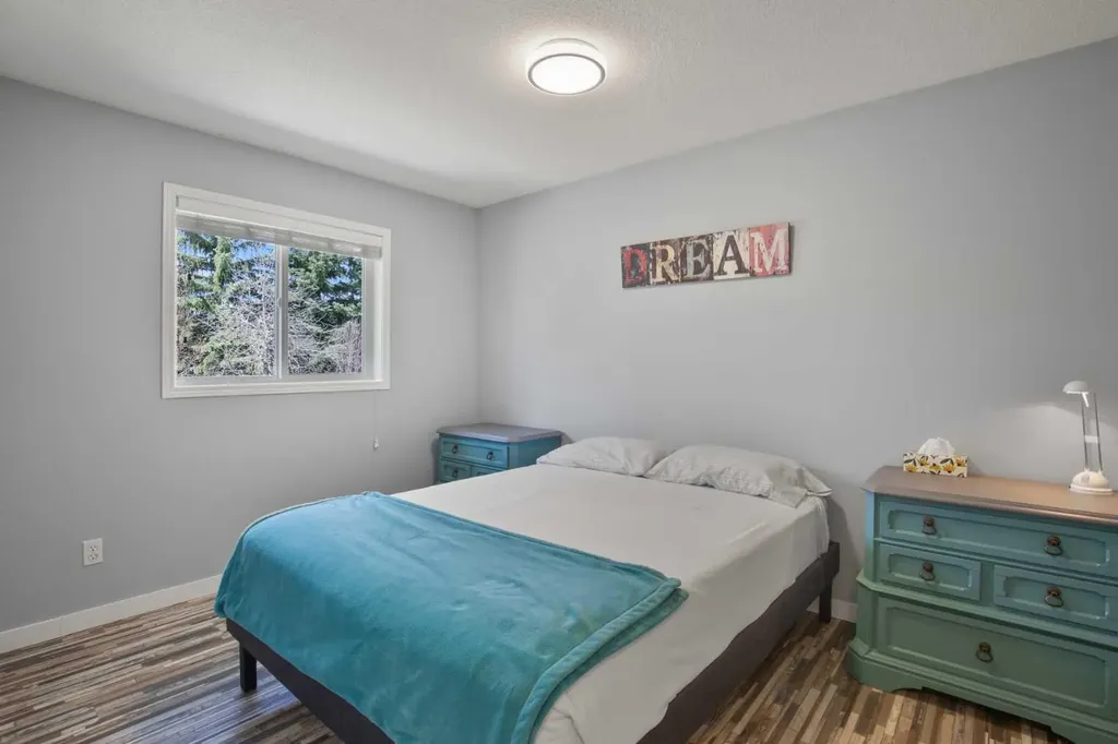 42 Riviera Drive Lacombe AB T4L 2H7