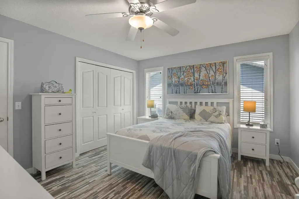 42 Riviera Drive Lacombe AB T4L 2H7