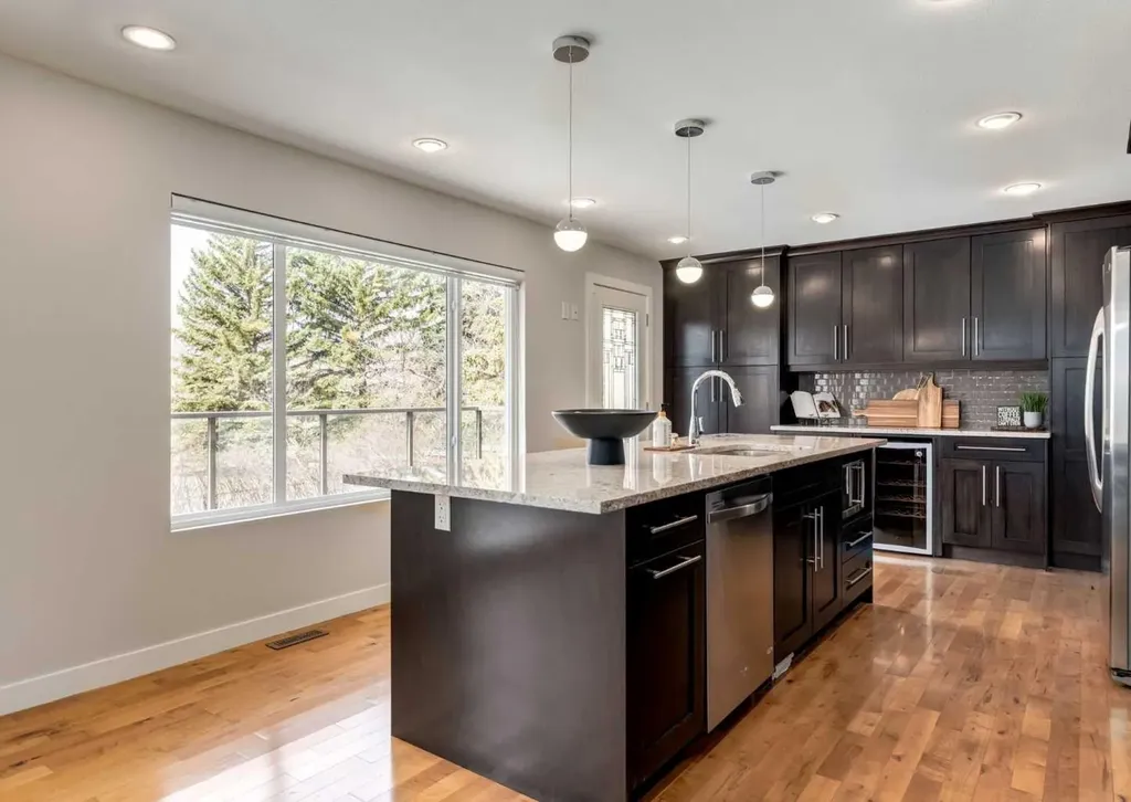 176 Mapleburn Drive SE Calgary AB T2J1Y6