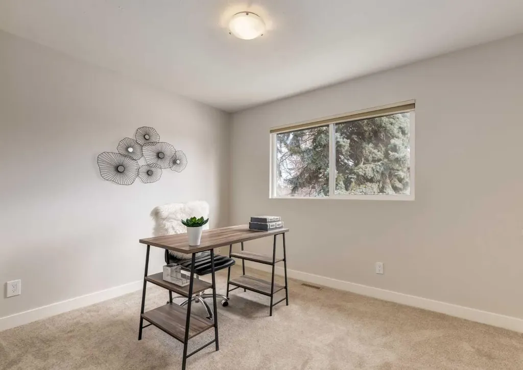 176 Mapleburn Drive SE Calgary AB T2J1Y6