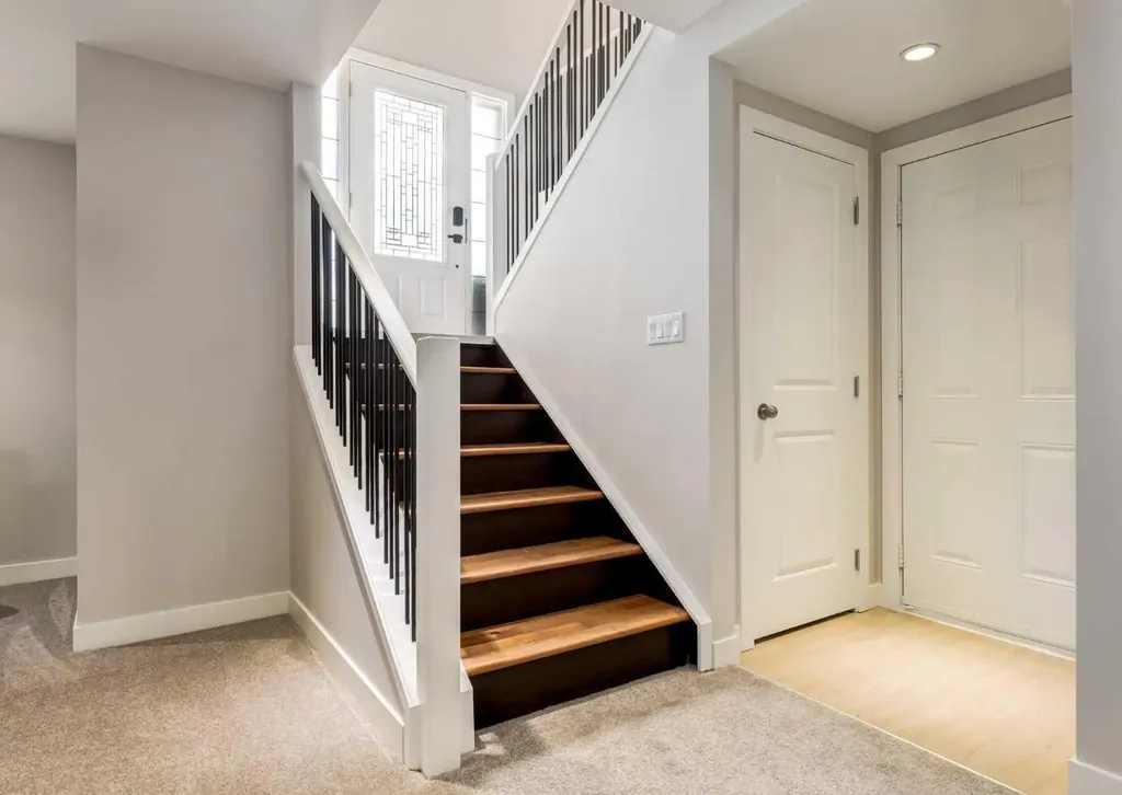 176 Mapleburn Drive SE Calgary AB T2J1Y6