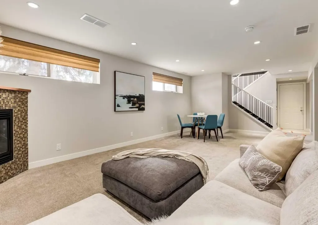 176 Mapleburn Drive SE Calgary AB T2J1Y6