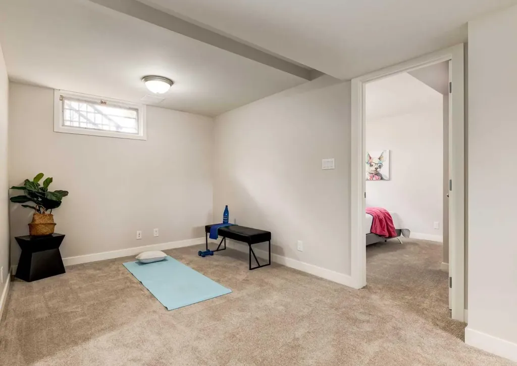 176 Mapleburn Drive SE Calgary AB T2J1Y6