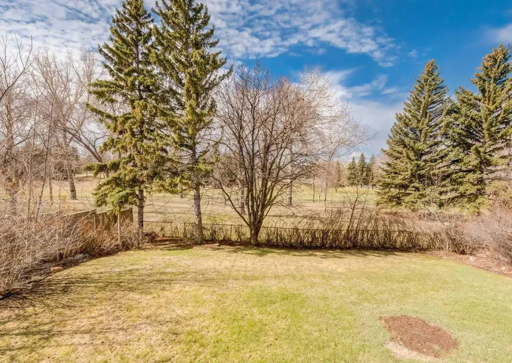 176 Mapleburn Drive SE Calgary AB T2J1Y6