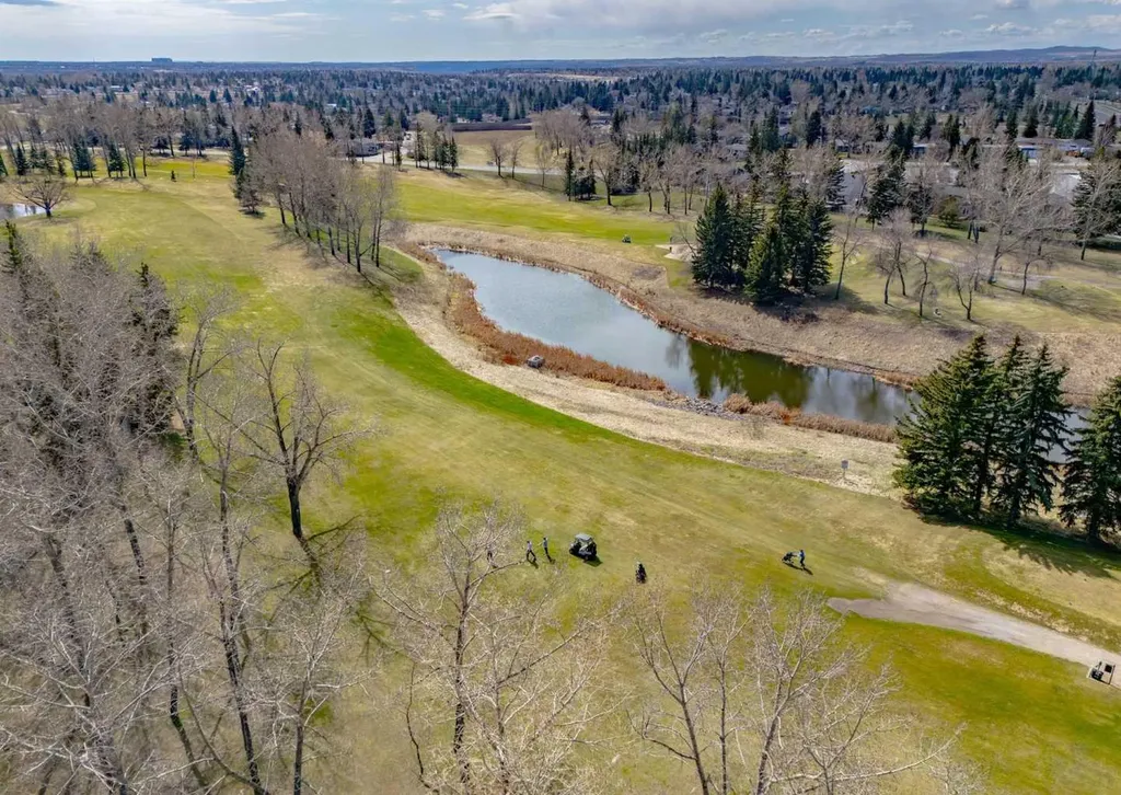 176 Mapleburn Drive SE Calgary AB T2J1Y6