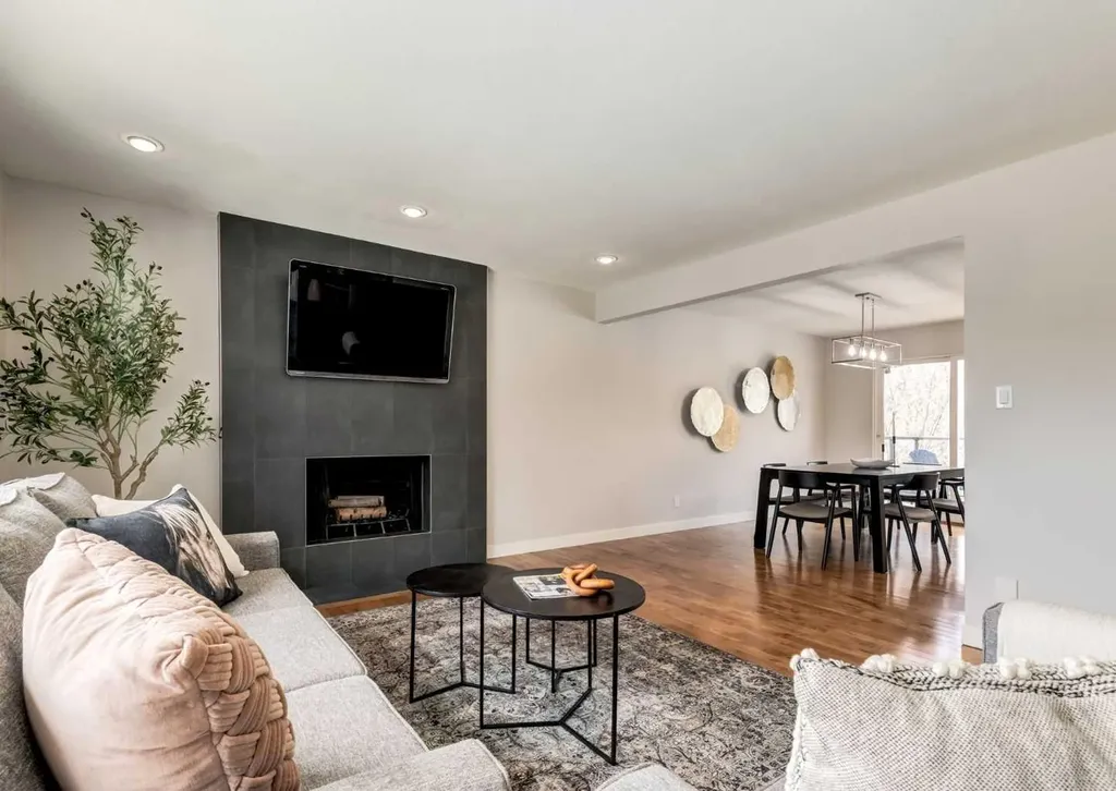 176 Mapleburn Drive SE Calgary AB T2J1Y6