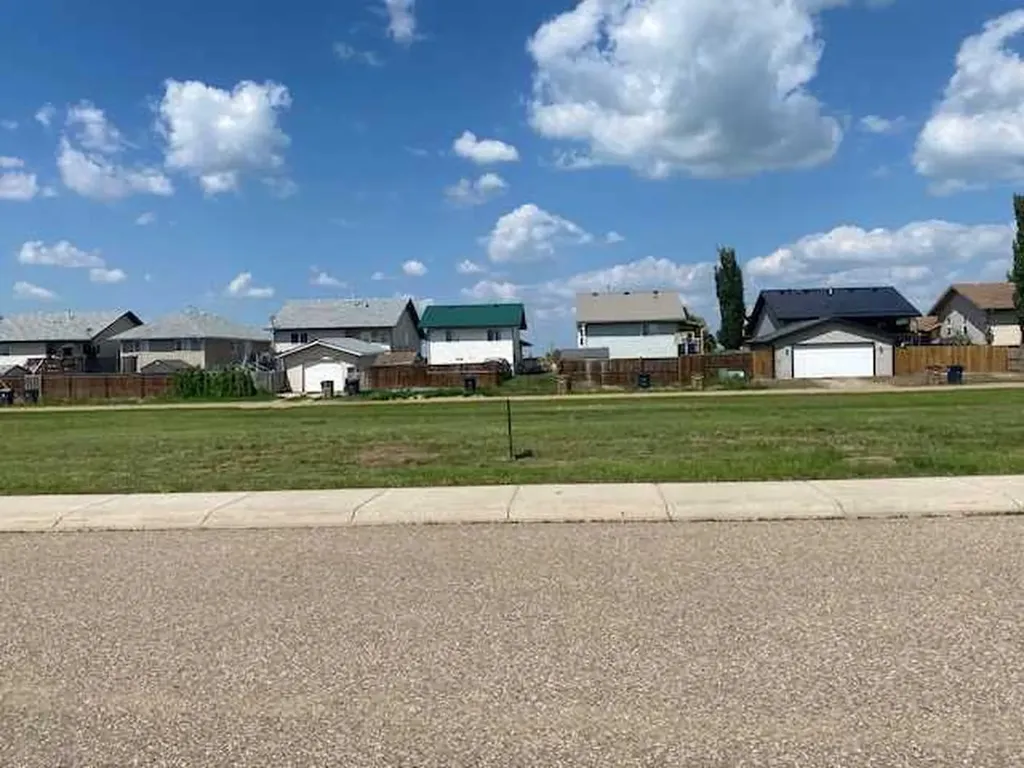 87 Upland Manor Brooks AB T1R 1P9