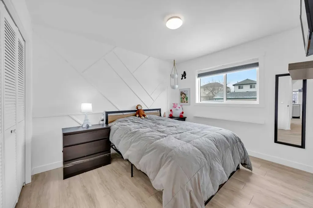 5 Country Hills Drive NW Calgary AB T3K 4S5