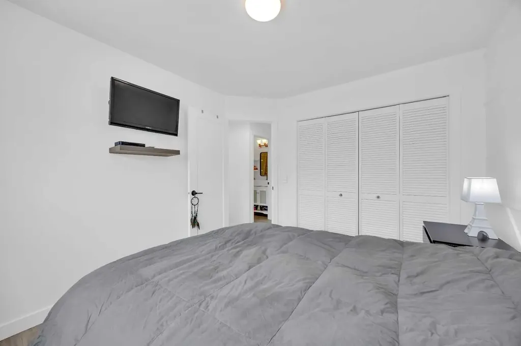 5 Country Hills Drive NW Calgary AB T3K 4S5
