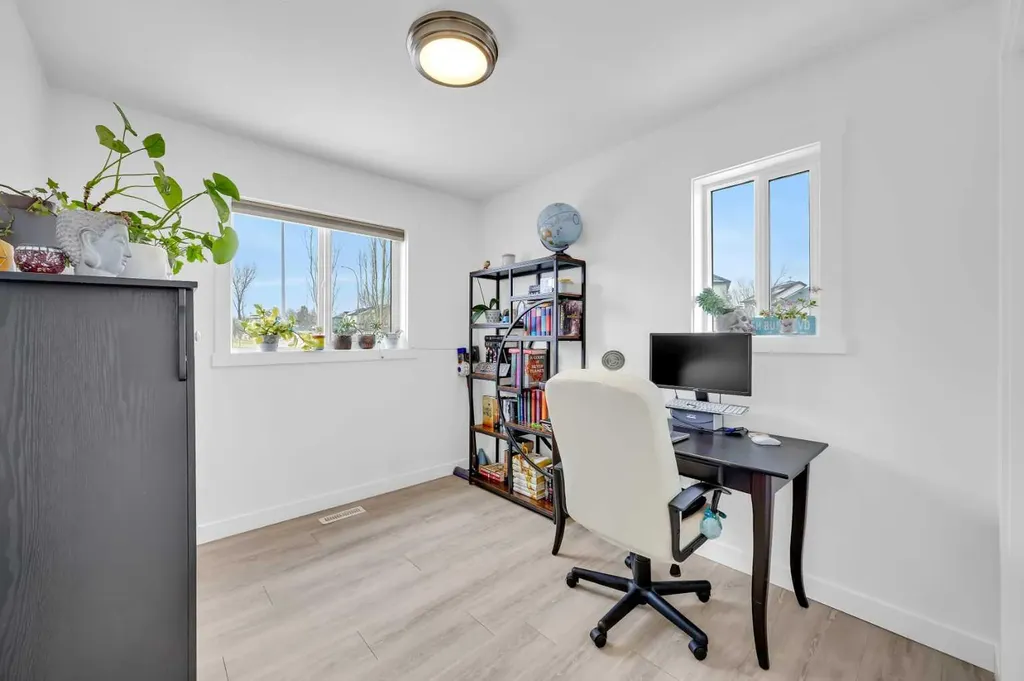 5 Country Hills Drive NW Calgary AB T3K 4S5