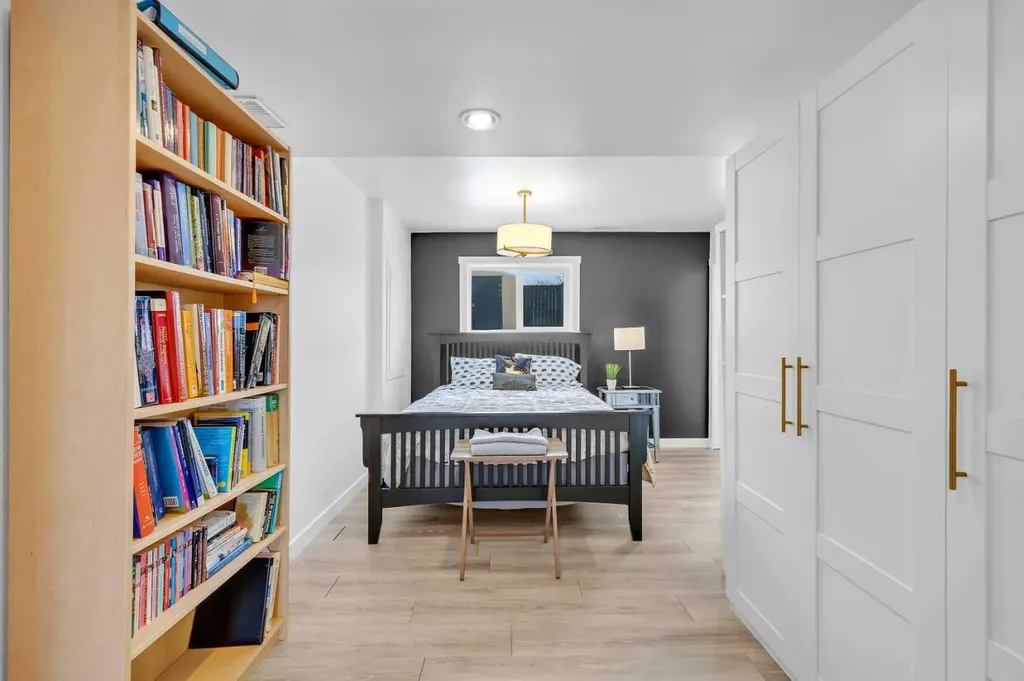 5 Country Hills Drive NW Calgary AB T3K 4S5