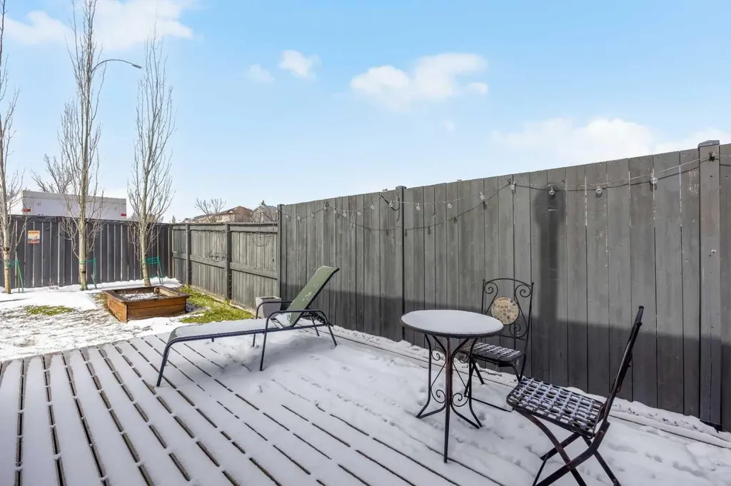 5 Country Hills Drive NW Calgary AB T3K 4S5