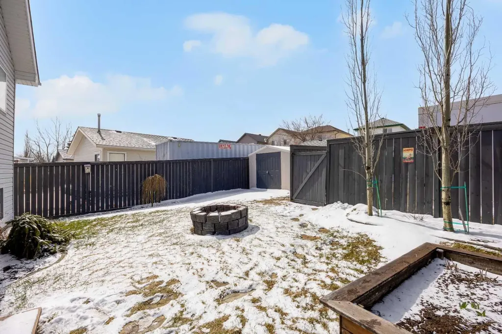 5 Country Hills Drive NW Calgary AB T3K 4S5