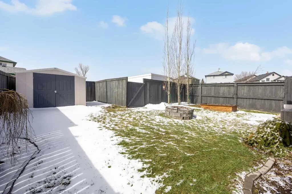 5 Country Hills Drive NW Calgary AB T3K 4S5