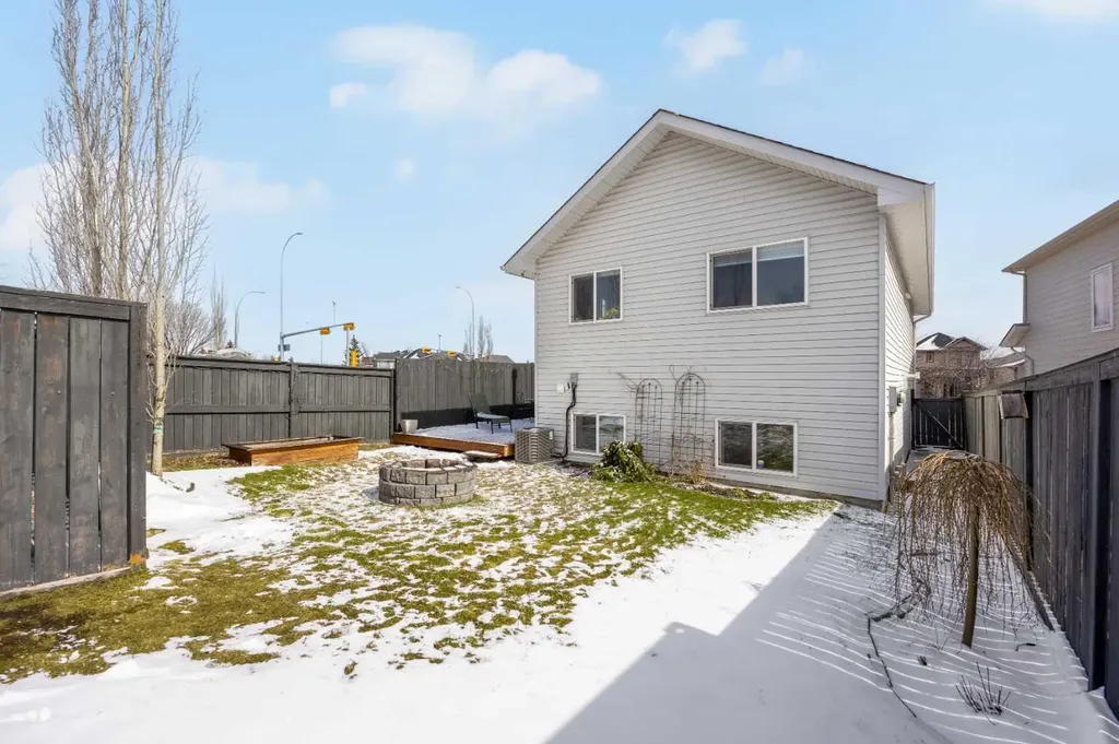 5 Country Hills Drive NW Calgary AB T3K 4S5