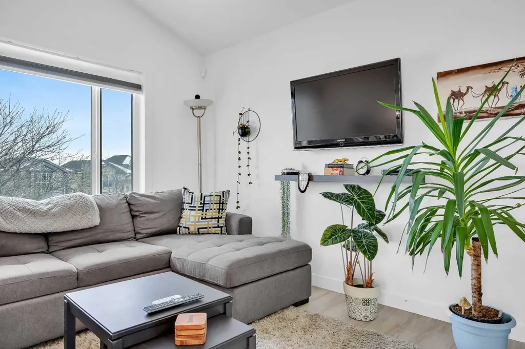 5 Country Hills Drive NW Calgary AB T3K 4S5