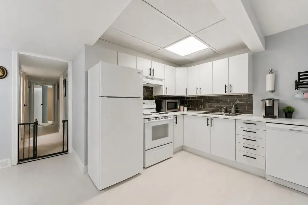 13 Green Meadow Crescent Strathmore AB T1P 1H4