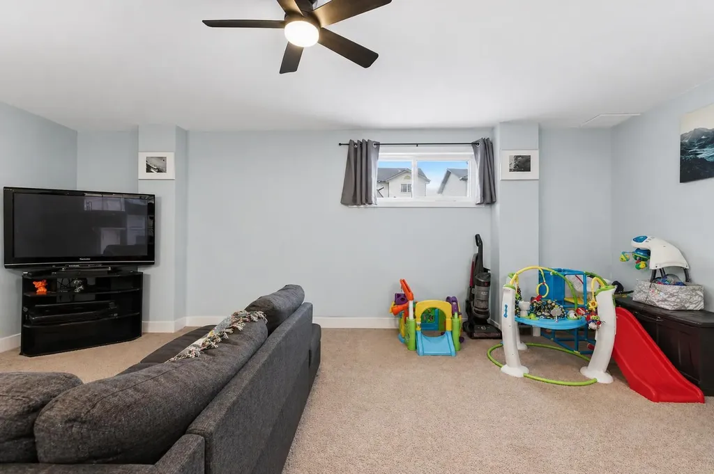 13 Green Meadow Crescent Strathmore AB T1P 1H4