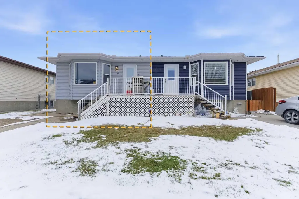 13 Green Meadow Crescent Strathmore AB T1P 1H4