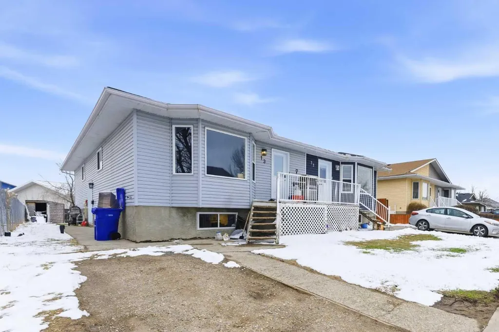 13 Green Meadow Crescent Strathmore AB T1P 1H4