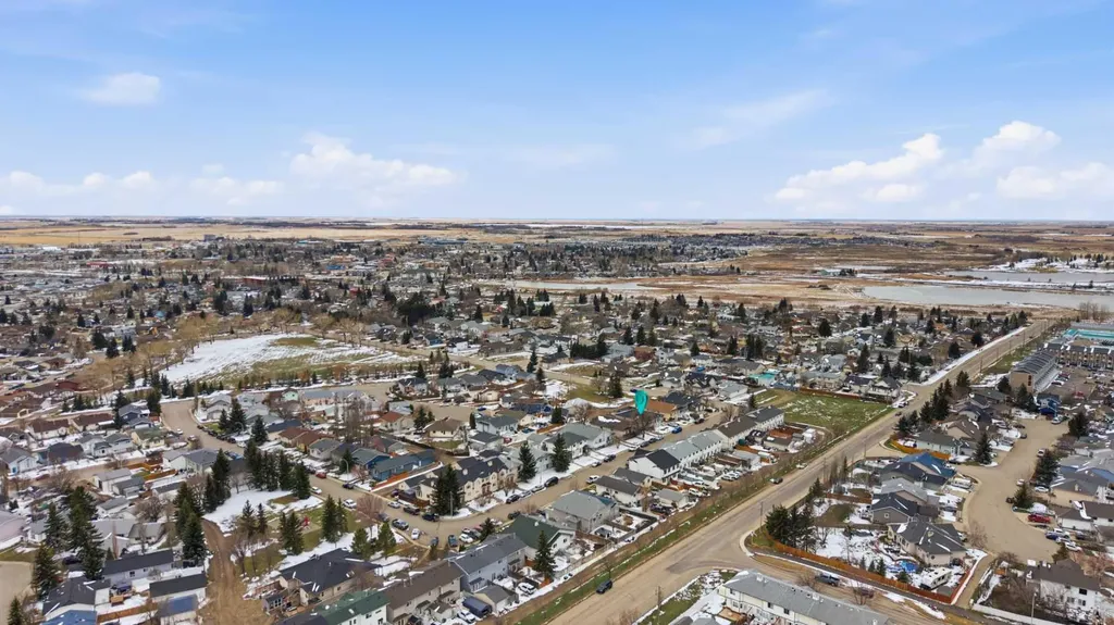 13 Green Meadow Crescent Strathmore AB T1P 1H4