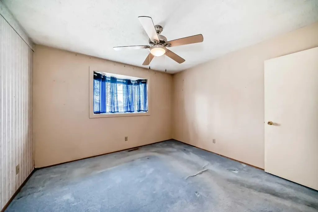 165 Marbrooke Circle NE Calgary AB T2A 2W4