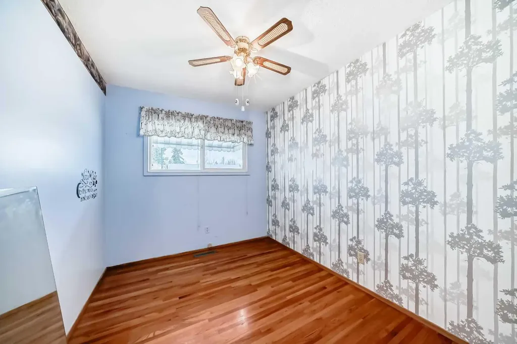 165 Marbrooke Circle NE Calgary AB T2A 2W4