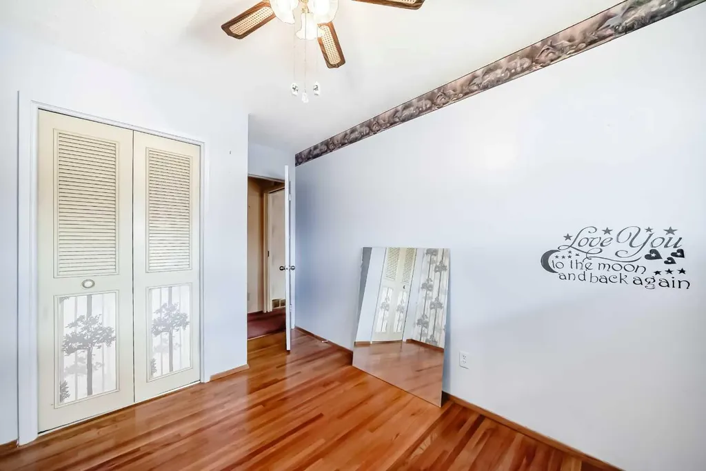165 Marbrooke Circle NE Calgary AB T2A 2W4