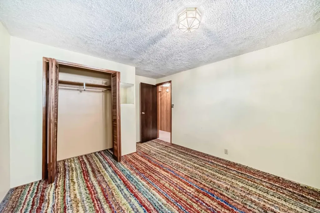 165 Marbrooke Circle NE Calgary AB T2A 2W4