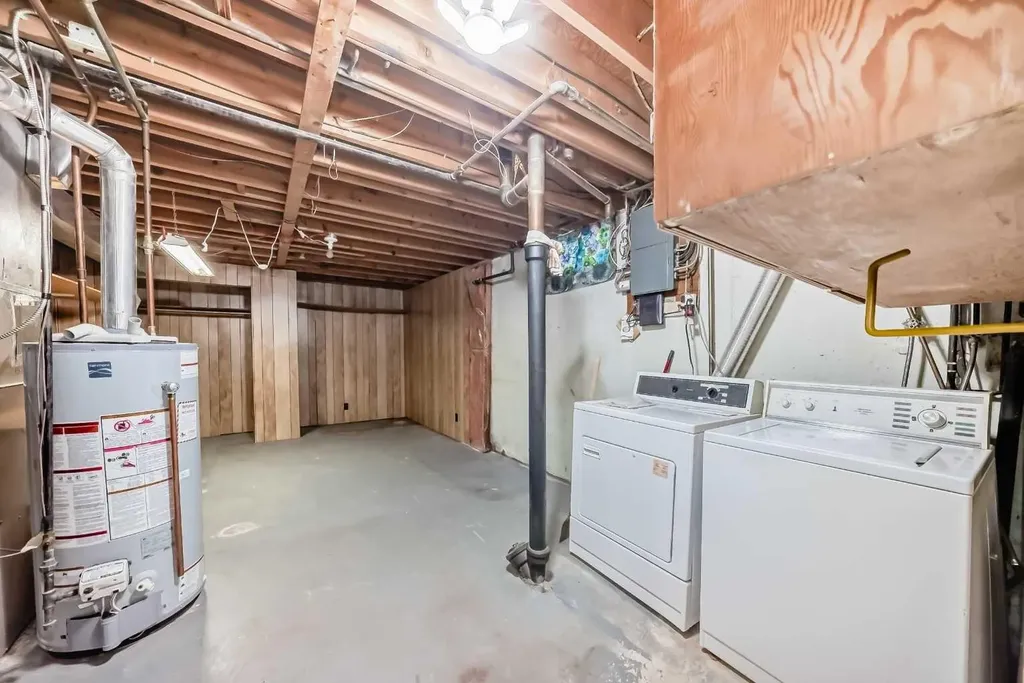 165 Marbrooke Circle NE Calgary AB T2A 2W4