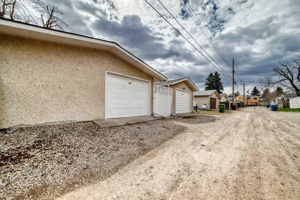 165 Marbrooke Circle NE Calgary AB T2A 2W4
