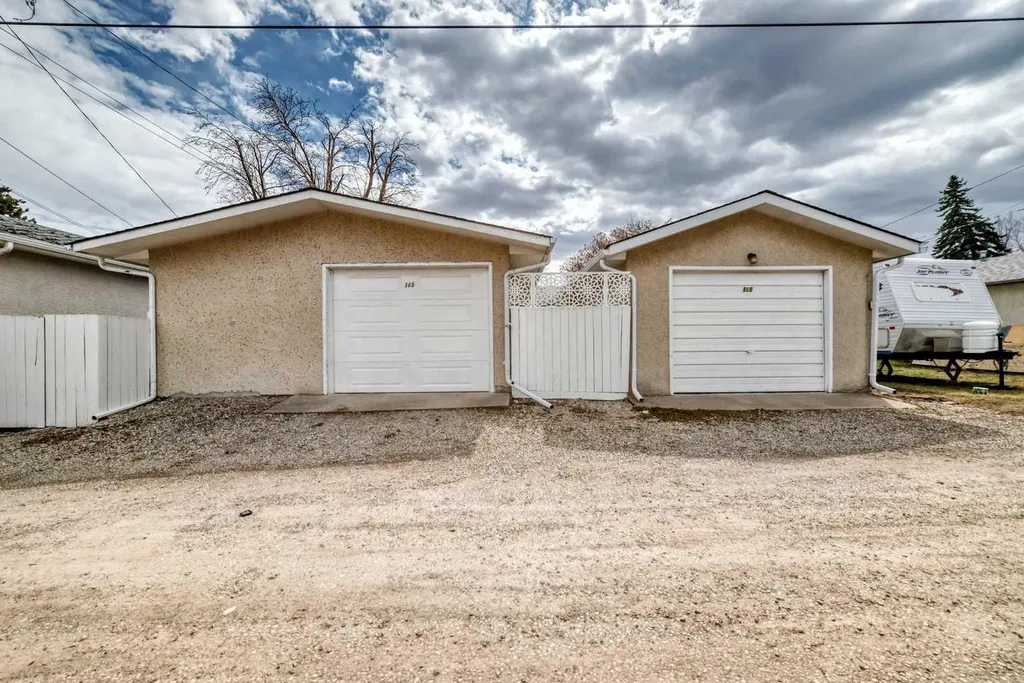 165 Marbrooke Circle NE Calgary AB T2A 2W4