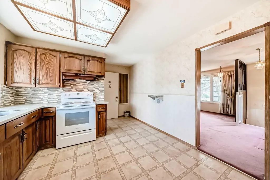 165 Marbrooke Circle NE Calgary AB T2A 2W4