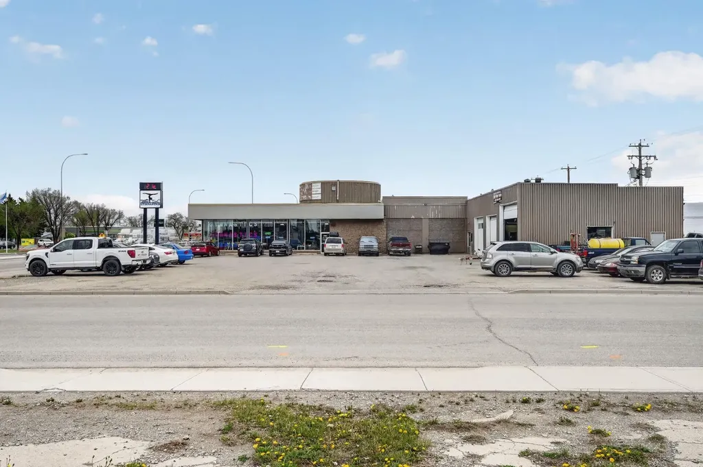 5115 1 Street W Claresholm AB T0L 0T0