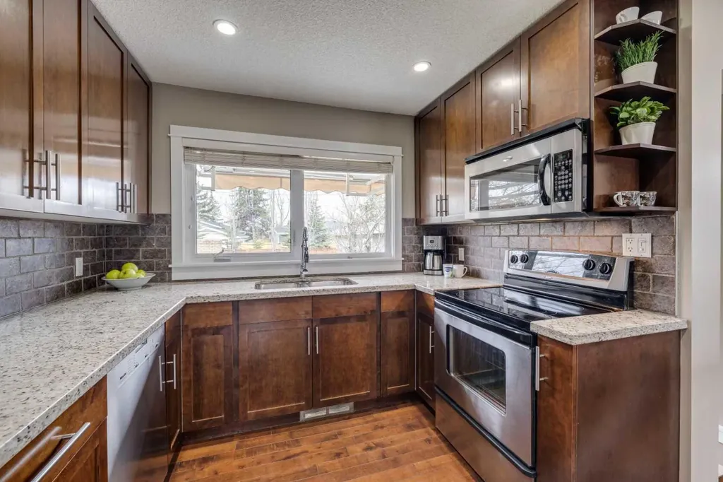 5207 Grove Hill Road SW Calgary AB T3E 4G7