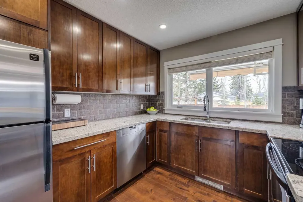 5207 Grove Hill Road SW Calgary AB T3E 4G7