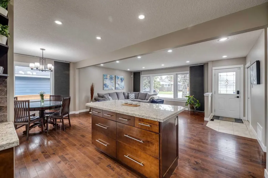 5207 Grove Hill Road SW Calgary AB T3E 4G7
