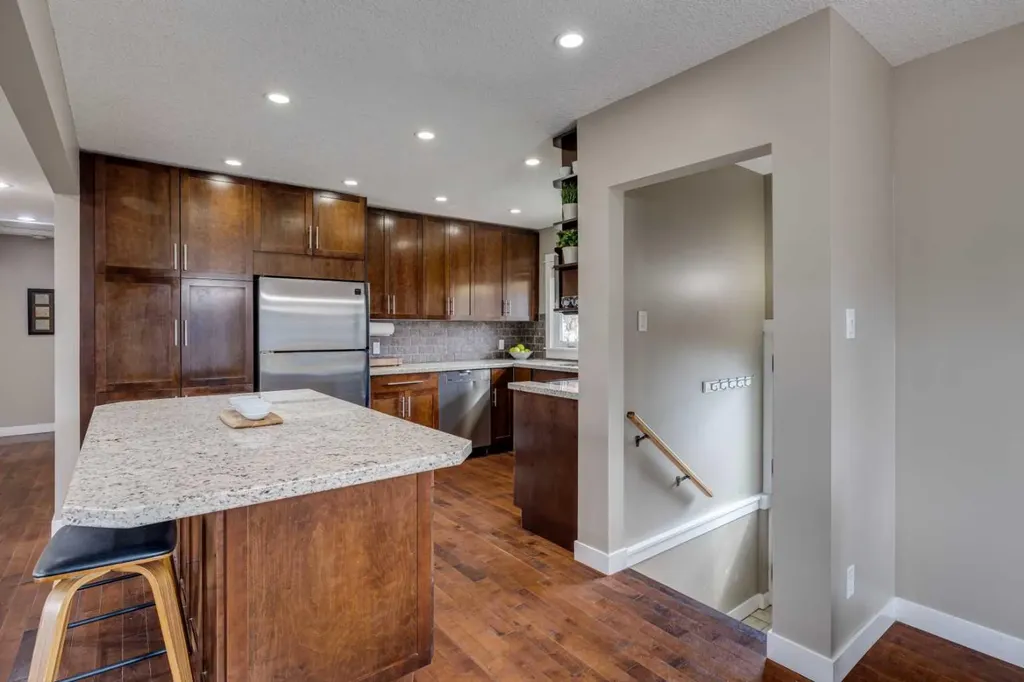 5207 Grove Hill Road SW Calgary AB T3E 4G7