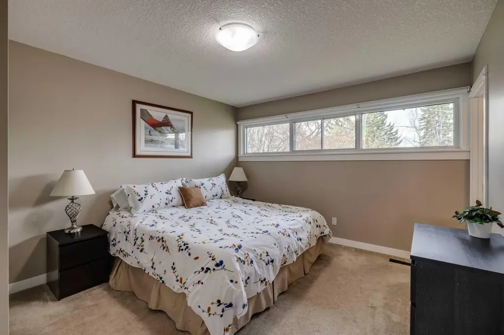 5207 Grove Hill Road SW Calgary AB T3E 4G7