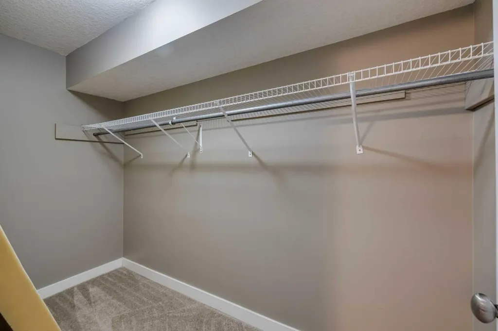 5207 Grove Hill Road SW Calgary AB T3E 4G7