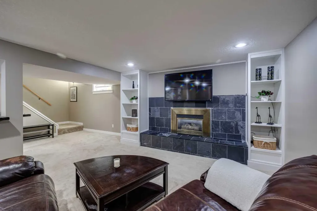 5207 Grove Hill Road SW Calgary AB T3E 4G7