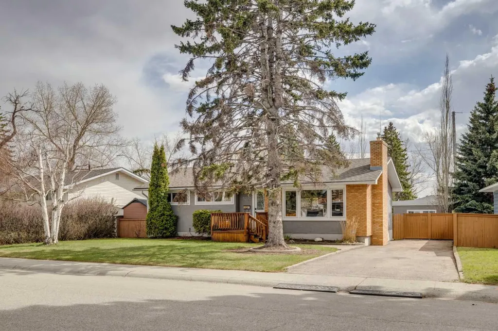 5207 Grove Hill Road SW Calgary AB T3E 4G7