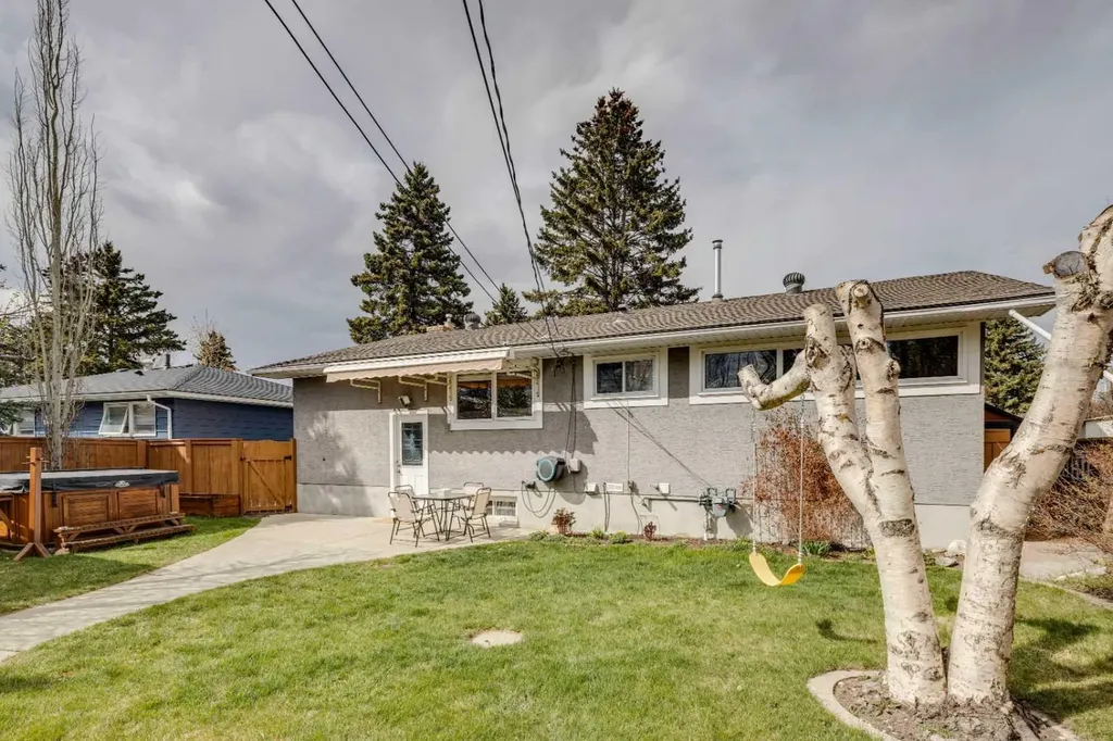 5207 Grove Hill Road SW Calgary AB T3E 4G7