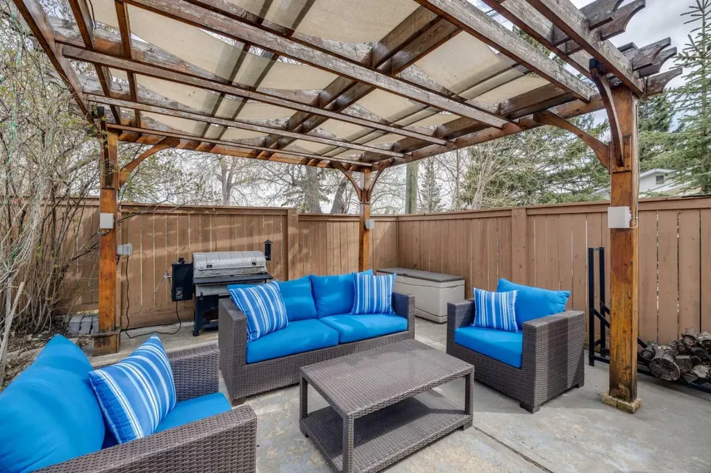 5207 Grove Hill Road SW Calgary AB T3E 4G7
