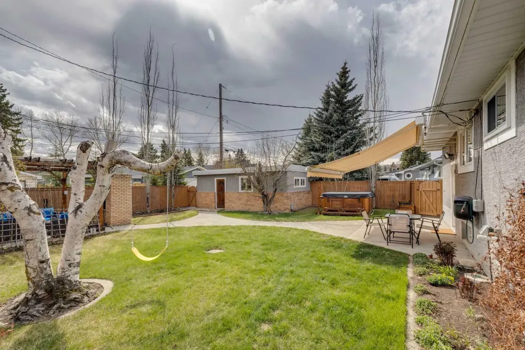 5207 Grove Hill Road SW Calgary AB T3E 4G7